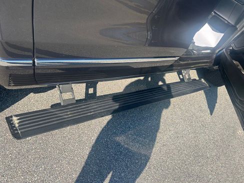 Used 2022 RAM 1500 Limited w/ Body Color Bumper Group image 8