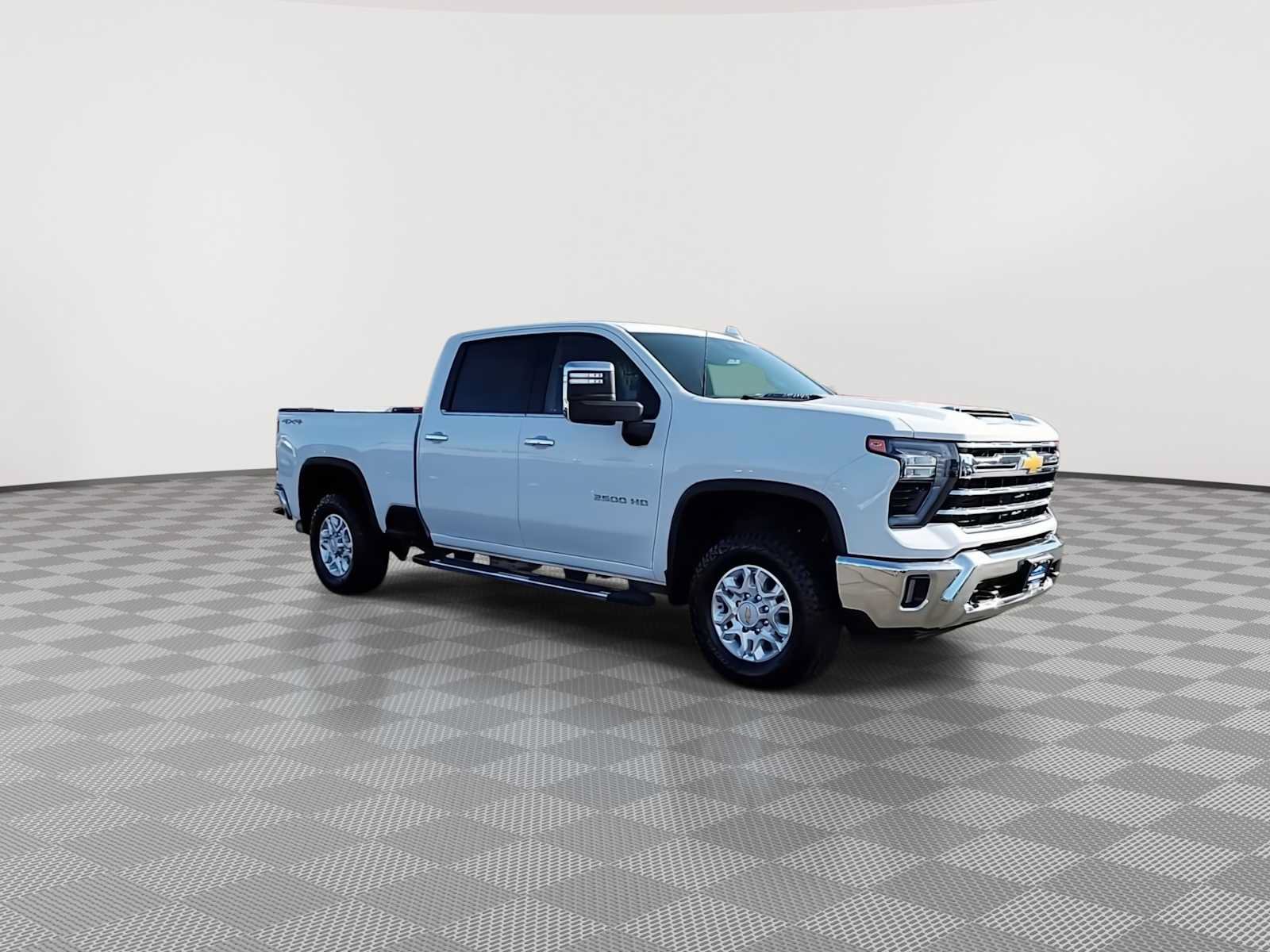 Used 2024 Chevrolet Silverado 2500 LTZ AWD/4WD image 2