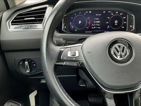 Used 2019 Volkswagen Tiguan SEL AWD/4WD image 11