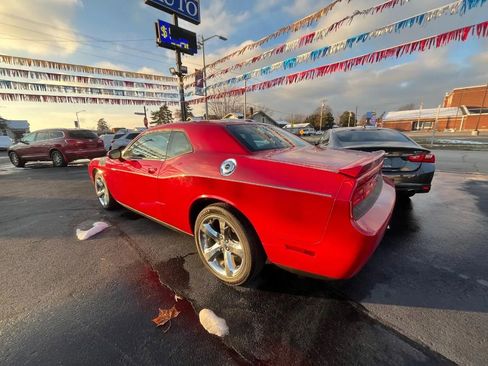 Used 2013 Dodge Challenger SXT w/ Super Sport Group image 5