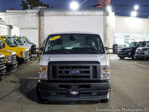 Used 2022 Ford E-350 and Econoline 350 Super Duty image 4