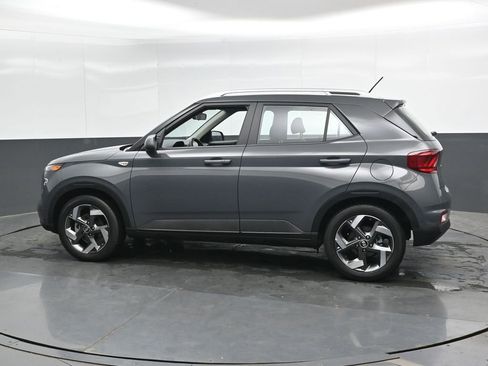 Used 2025 Hyundai Venue SEL FWD image 9