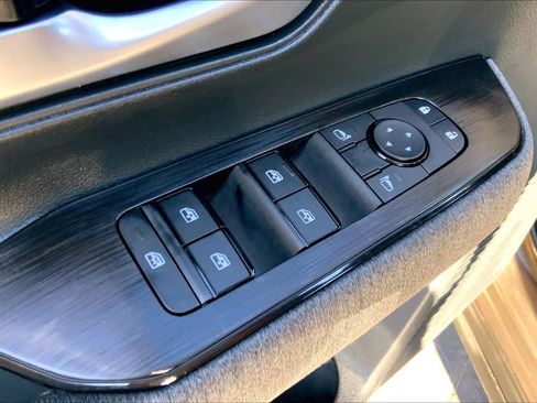 Used 2026 Nissan Kicks SV image 35