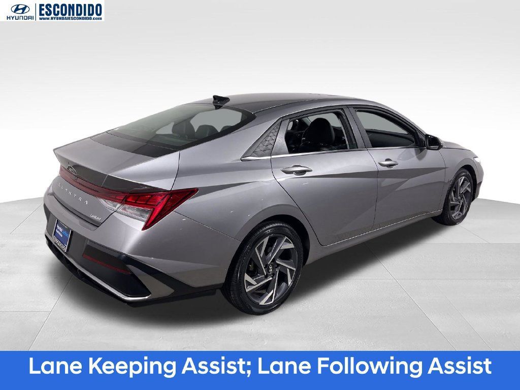 Certified 2025 Hyundai Elantra Limited FWD image 4