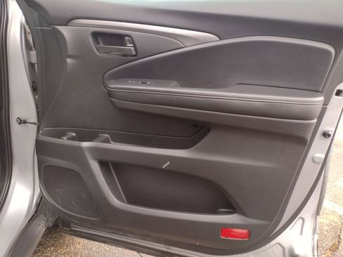 Used 2023 Honda Passport EX-L image 21