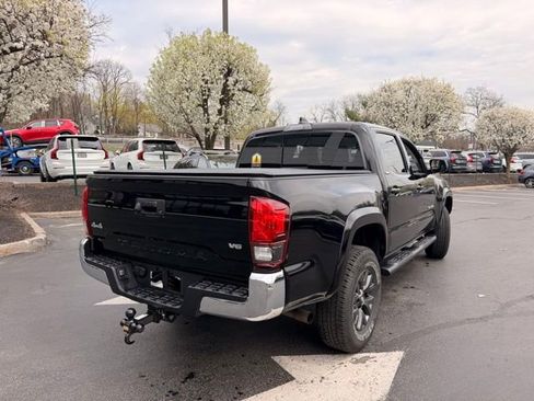 Used 2023 Toyota Tacoma SR5 AWD/4WD image 7