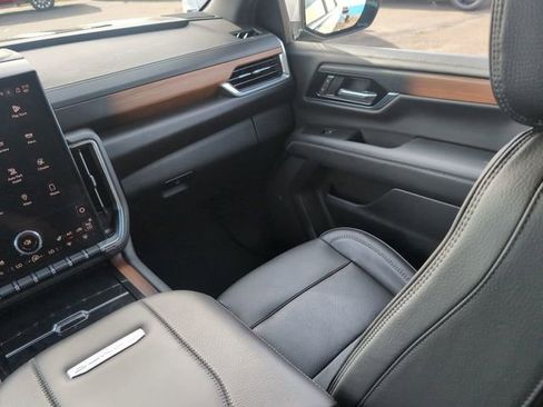 Used 2025 GMC Yukon Denali image 11