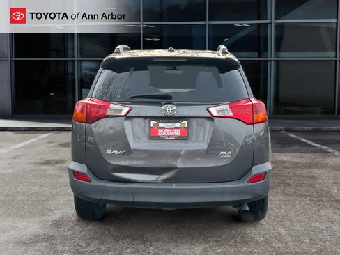 Used 2013 Toyota RAV4 XLE image 9