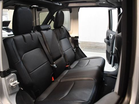 Used 2024 Jeep Wrangler High Altitude AWD/4WD image 40
