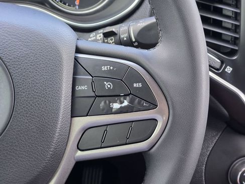 Used 2020 Jeep Cherokee Latitude Plus image 27