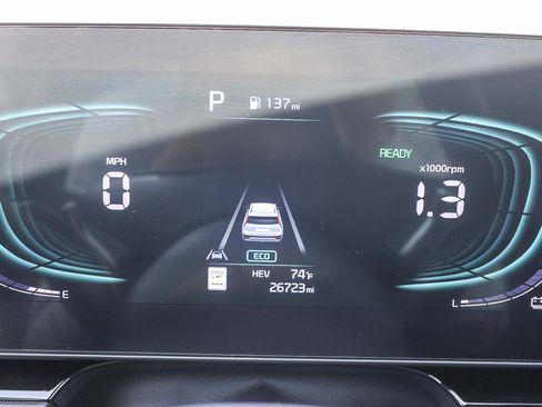 Used 2025 Kia Niro LX FWD image 24