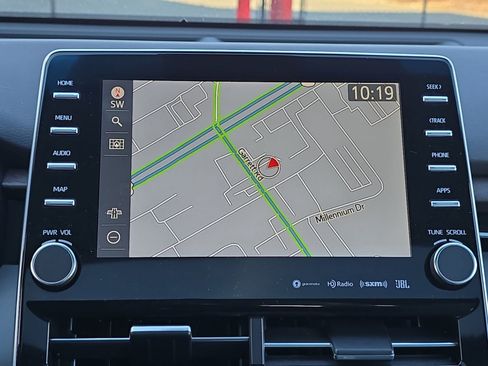 Used 2021 Toyota Avalon Limited image 25