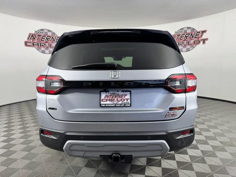 Used 2025 Honda Pilot TrailSport image 6