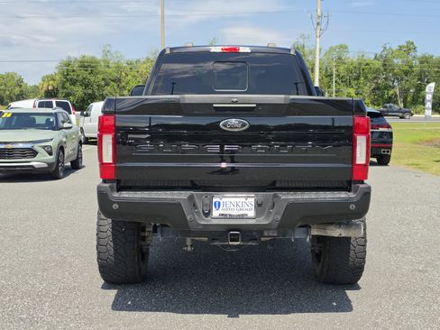 Used 2022 Ford F250 Lariat w/ Black Appearance Package AWD/4WD image 6