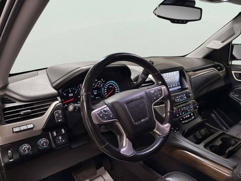 Used 2019 GMC Yukon XL Denali w/ Open Road Package AWD/4WD image 14