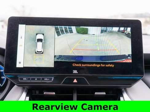 Used 2024 Toyota Venza Limited image 23