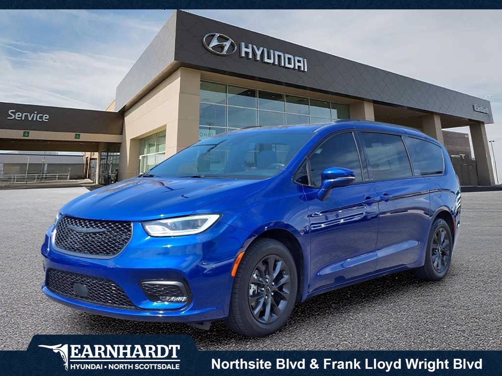 Used 2021 Chrysler Pacifica Touring w/ S Appearance Package FWD image 1
