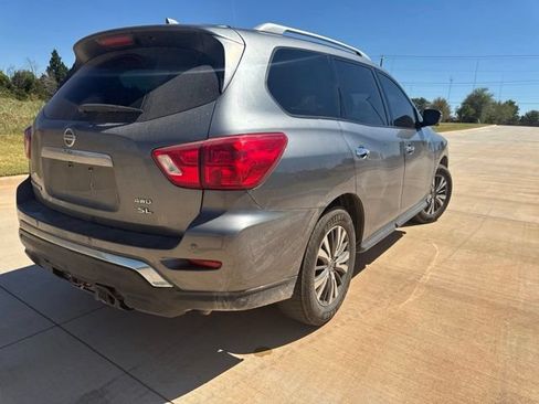 Used 2020 Nissan Pathfinder SL AWD/4WD image 5