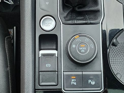 Used 2019 Volkswagen Atlas SEL Premium image 18