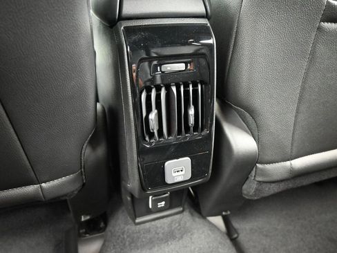 Used 2025 Jeep Compass Latitude image 31