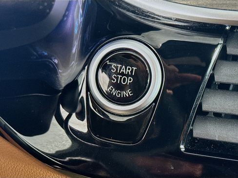 Used 2023 BMW 530e w/ Premium Package image 21