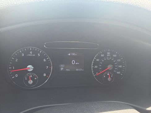 Used 2020 Kia Sorento LX FWD image 11