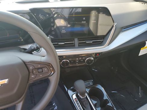 New 2026 Chevrolet Trax LT image 23