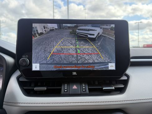 Used 2024 Toyota RAV4 Limited image 22