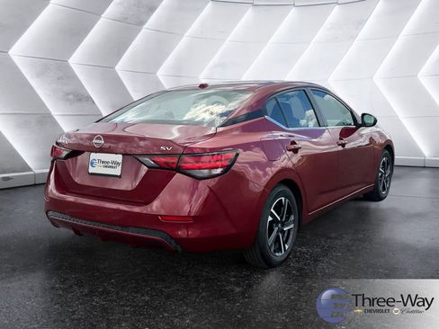 Used 2024 Nissan Sentra SV FWD image 5