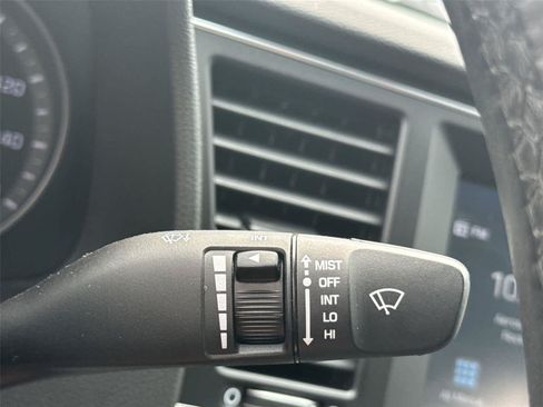Used 2017 Hyundai Elantra Value Edition w/ Cargo Package FWD image 21