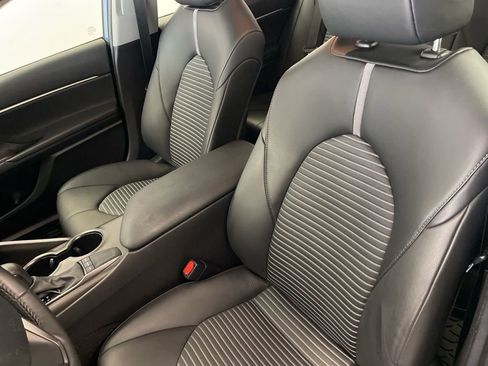 Used 2023 Toyota Camry SE image 18