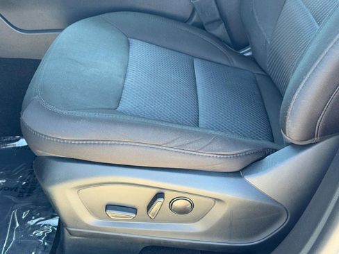 Used 2023 Ford Explorer XLT image 23