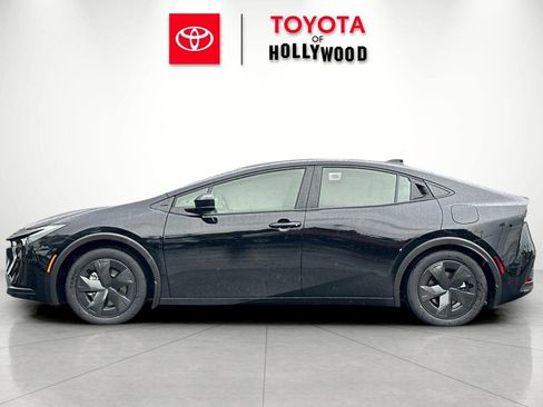 New 2026 Toyota Prius SE image 9