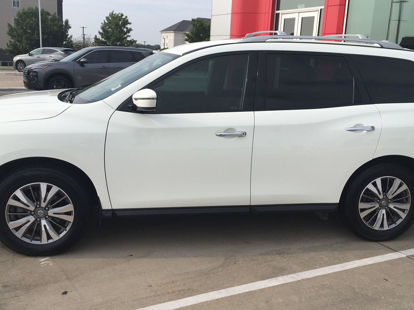 Used 2020 Nissan Pathfinder S FWD image 12