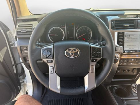 Used 2022 Toyota 4Runner Limited AWD/4WD image 12