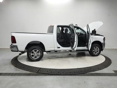 Used 2025 RAM 2500 Big Horn AWD/4WD image 16