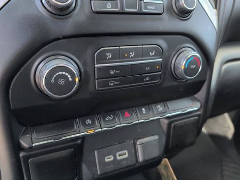 Used 2020 Chevrolet Silverado 1500 LT Trail Boss w/ Bed Protection Package AWD/4WD image 18