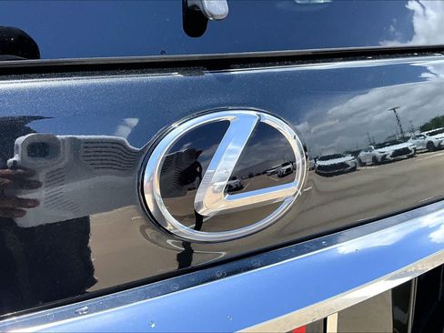Used 2023 Lexus GX 460 Luxury w/ Accessory Package AWD/4WD image 31