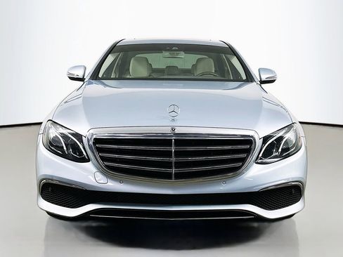 Used 2018 Mercedes-Benz E 300 image 2