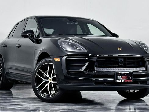 Used 2023 Porsche Macan AWD/4WD image 2