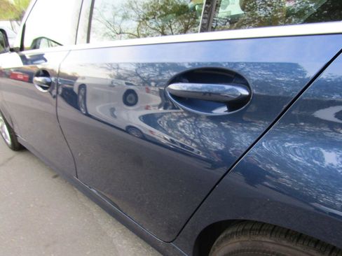 Used 2024 BMW 330e xDrive image 7