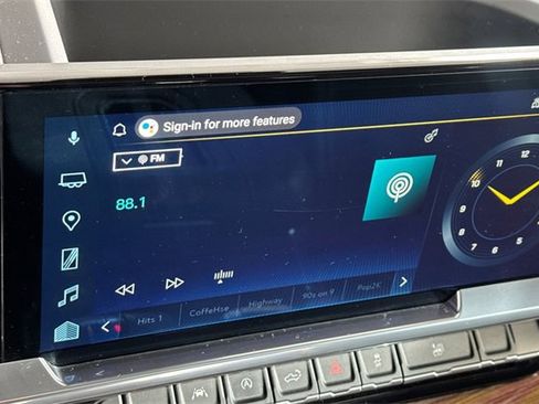 Used 2022 Chevrolet Silverado 1500 RST w/ Convenience Package II image 17