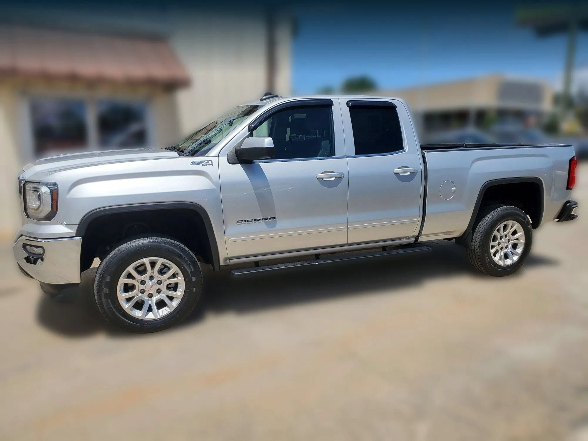 Used 2017 GMC Sierra 1500 SLE w/ SLE Value Package AWD/4WD image 9
