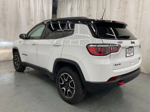 Used 2025 Jeep Compass Trailhawk AWD/4WD image 5