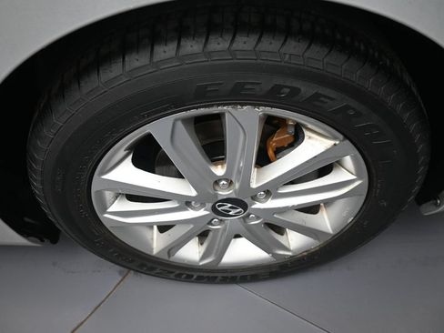 Used 2015 Hyundai Elantra SE w/ Option Group 03 FWD image 15