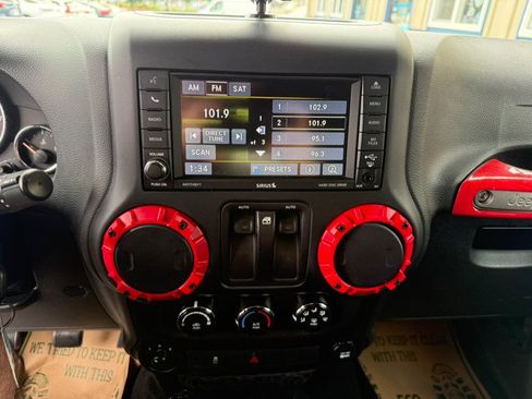 Used 2017 Jeep Wrangler Sport AWD/4WD image 15