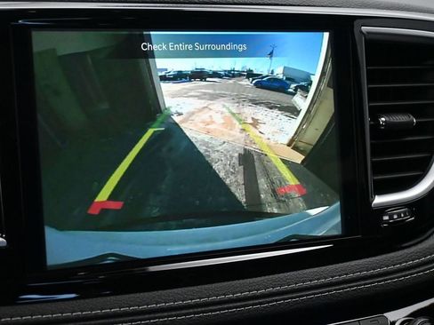 New 2026 Chrysler Pacifica Limited image 27