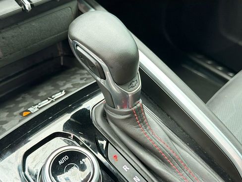 Used 2025 Chevrolet Colorado Z71 w/ Technology Package image 17