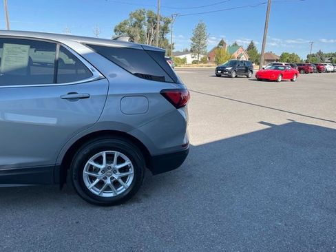 Used 2023 Chevrolet Equinox LT w/ Driver Convenience Package AWD/4WD image 8