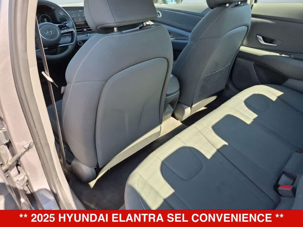 Used 2025 Hyundai Elantra SEL FWD image 18